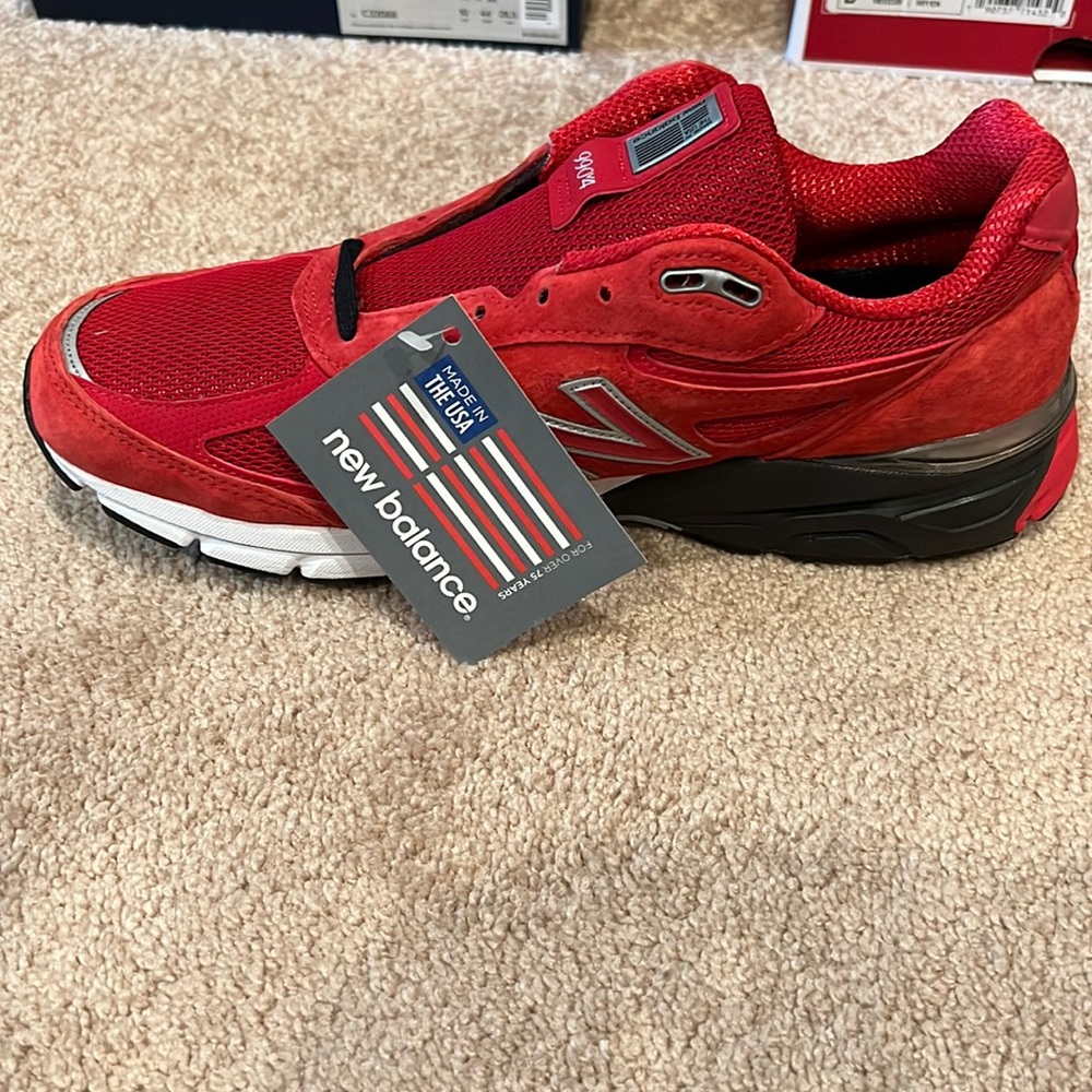 NEW BALANCE NEW 990V4 in RED Size Men 11 No Box..!!